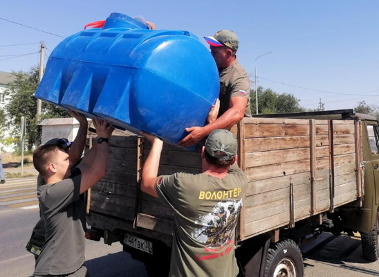 37-я по счету колонна гуманитарной помощи отправилась из Камызякского района в зону СВО 37-я по счету колонна гуманитарной помощи отправилась из Камызякского района в зону СВО