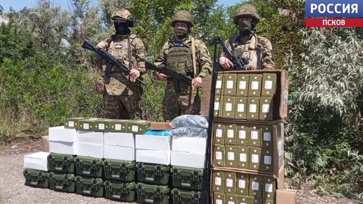 Псковские десантники поблагодарили жителей области за рации Псковские десантники поблагодарили жителей области за рации